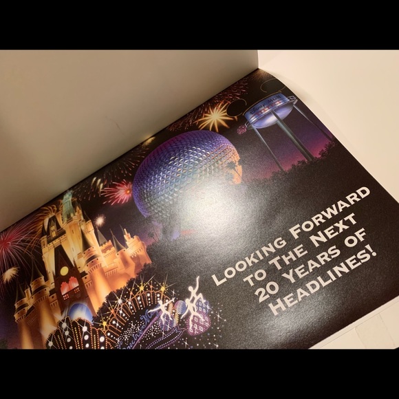 VINTAGE 1992 DISNEY WALL CALENDAR. - Picture 10 of 12